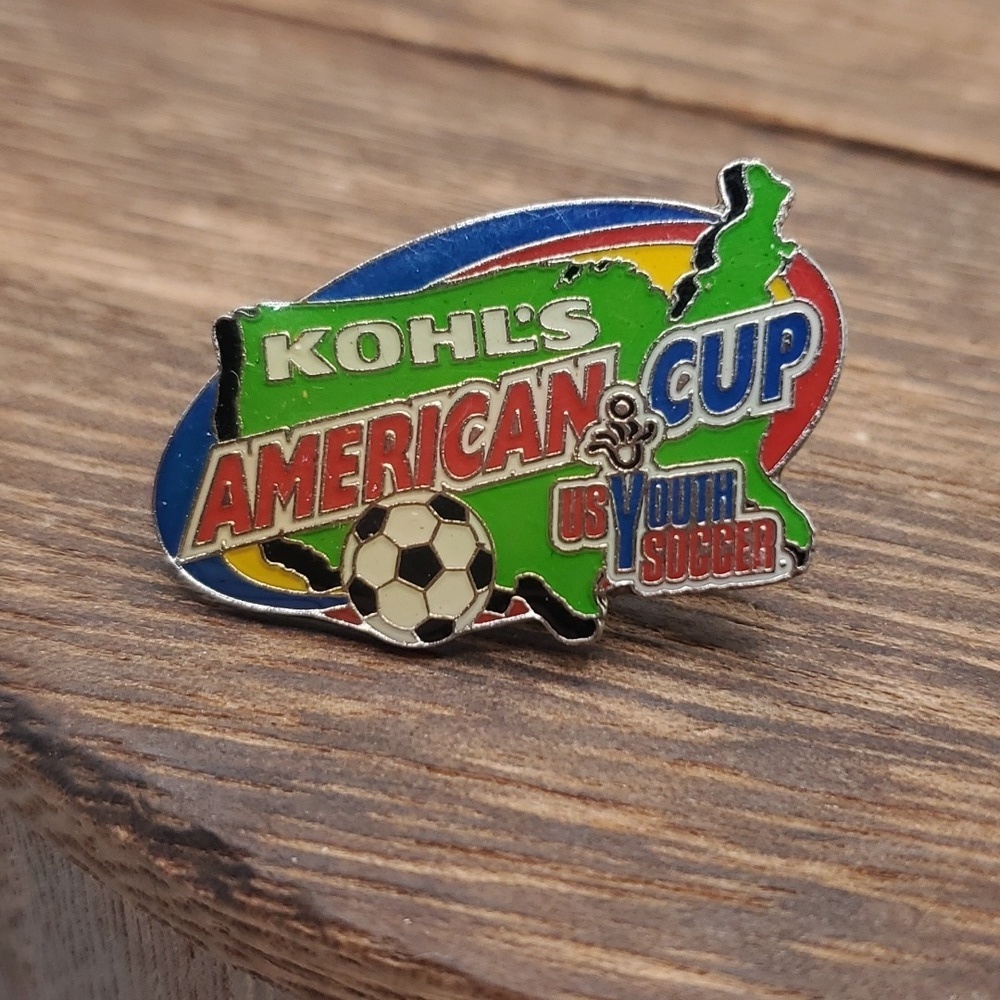 B307 kohl's American cup pin collectible‎ vintage lapel